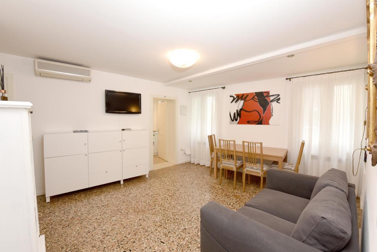 True Venice 2 Bedrooms In The Heart Of Castello Venedig Eksteriør billede