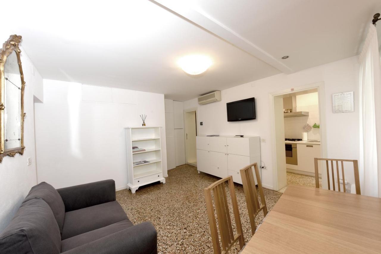 True Venice 2 Bedrooms In The Heart Of Castello Venedig Eksteriør billede